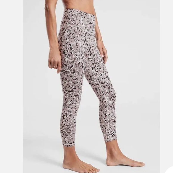 Athleta Elation Textured 7/8 Tight Legging - Picture 3 of 10